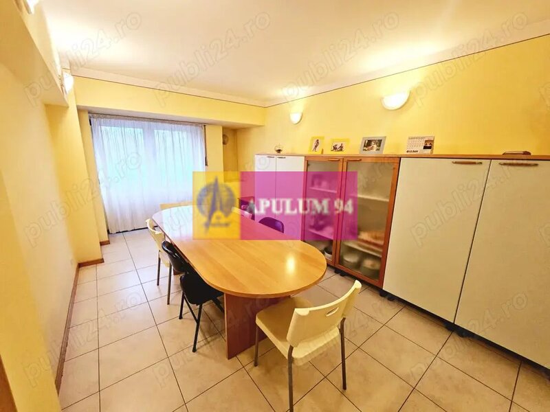 Piata Unirii vanzare apartament 4 camere, metrou