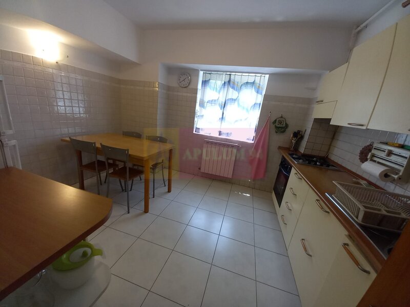 Piata Unirii vanzare apartament 4 camere, metrou